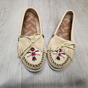 Minnetonka Moccasin Thunderbird Women's 7, Beaded Leather